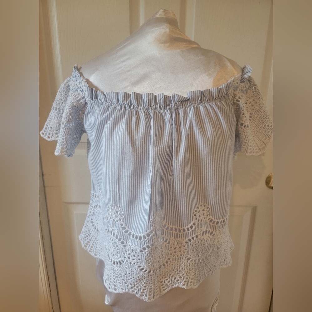 POOF!‎ CUTE OFF SHOULDER CROP TOP WITH COTTON LACE TRIM (sz med)